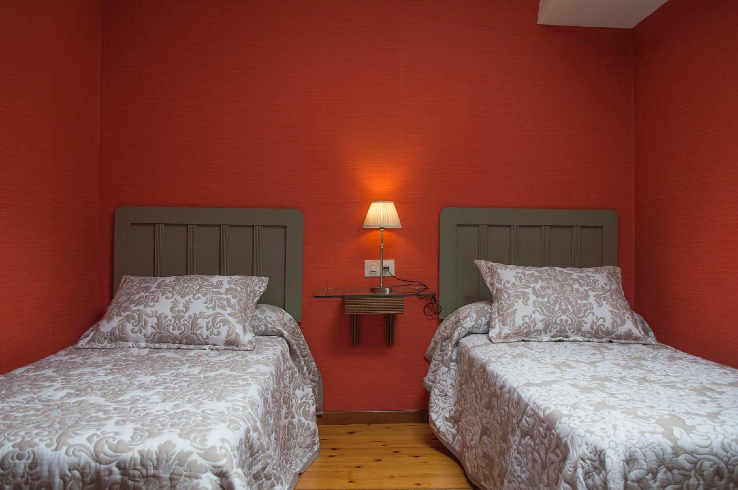 Room, Twin Beds, External Bathroom