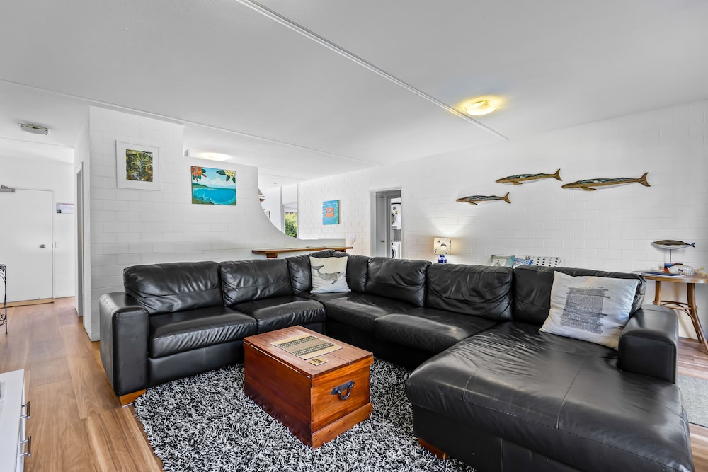 THE ISLANDER HOLIDAY RESORT 19/50