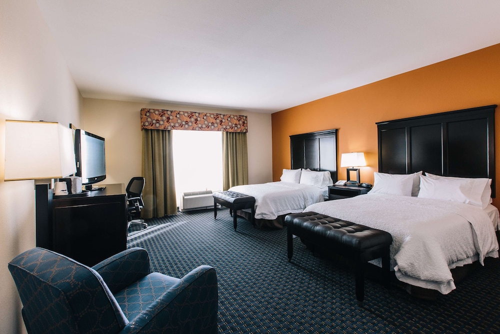 Hampton Inn Suites Effingham 12/63