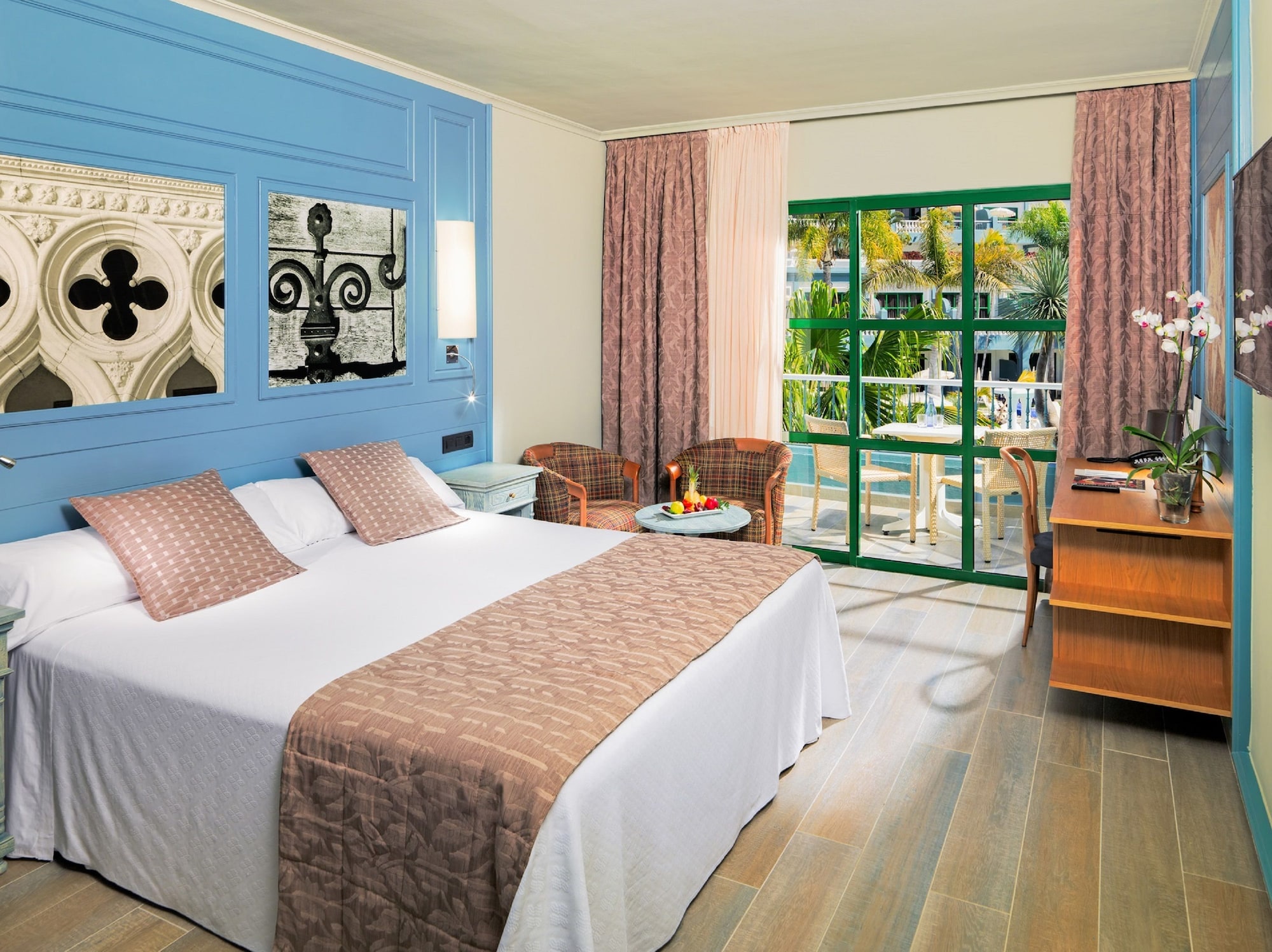 SUPERIOR, DOUBLE BED