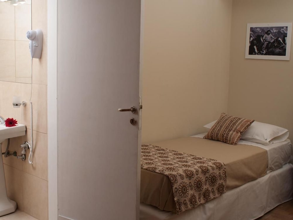 TIERRA GAUCHA HOSTEL 3 25/74