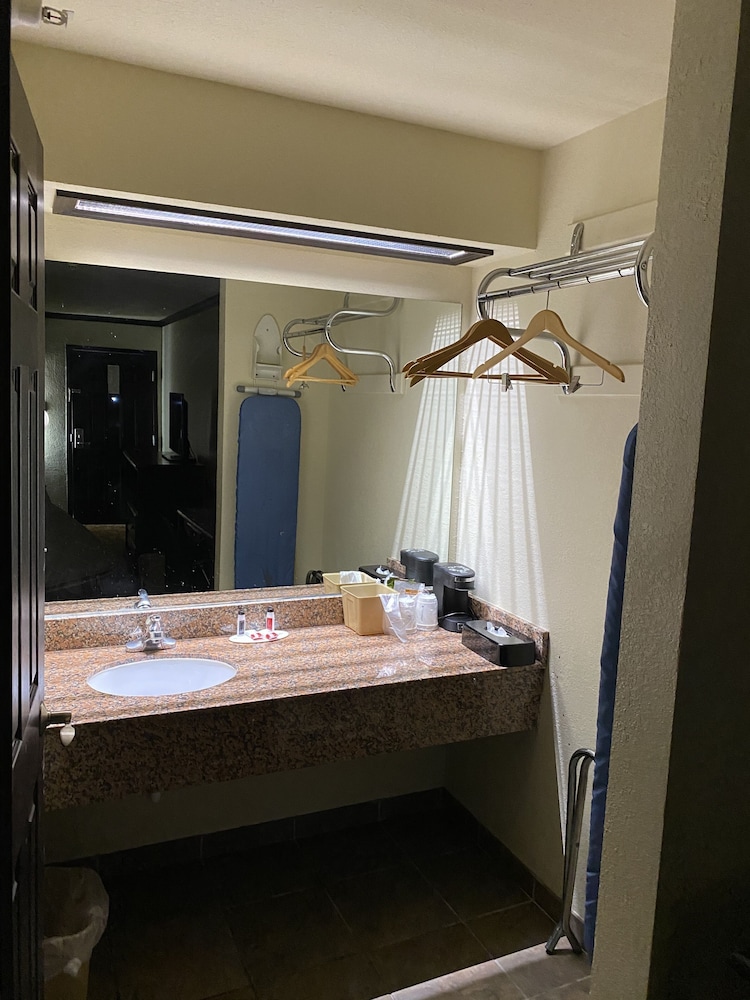 Days Inn by Wyndham Oklahoma City/Moore 8/30