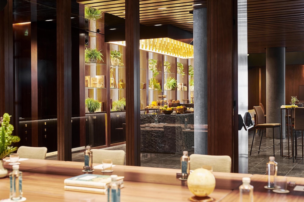 Hyatt Thompson Madrid 23/50