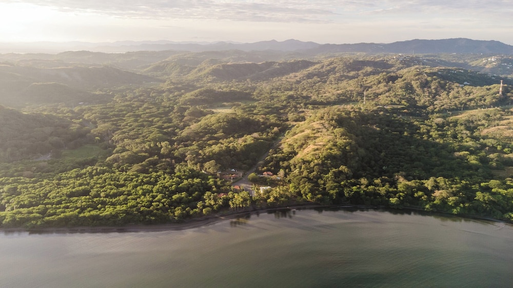 Papagayo Golden Palms Beachfront Hotel 59/65