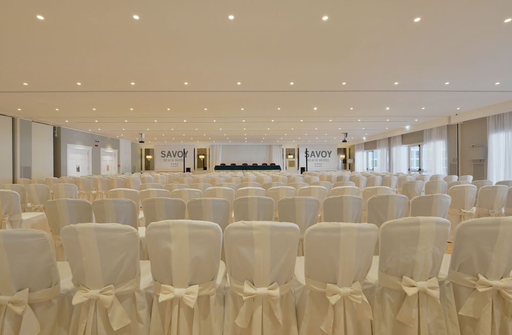 Savoy Beach Hotel 40/50