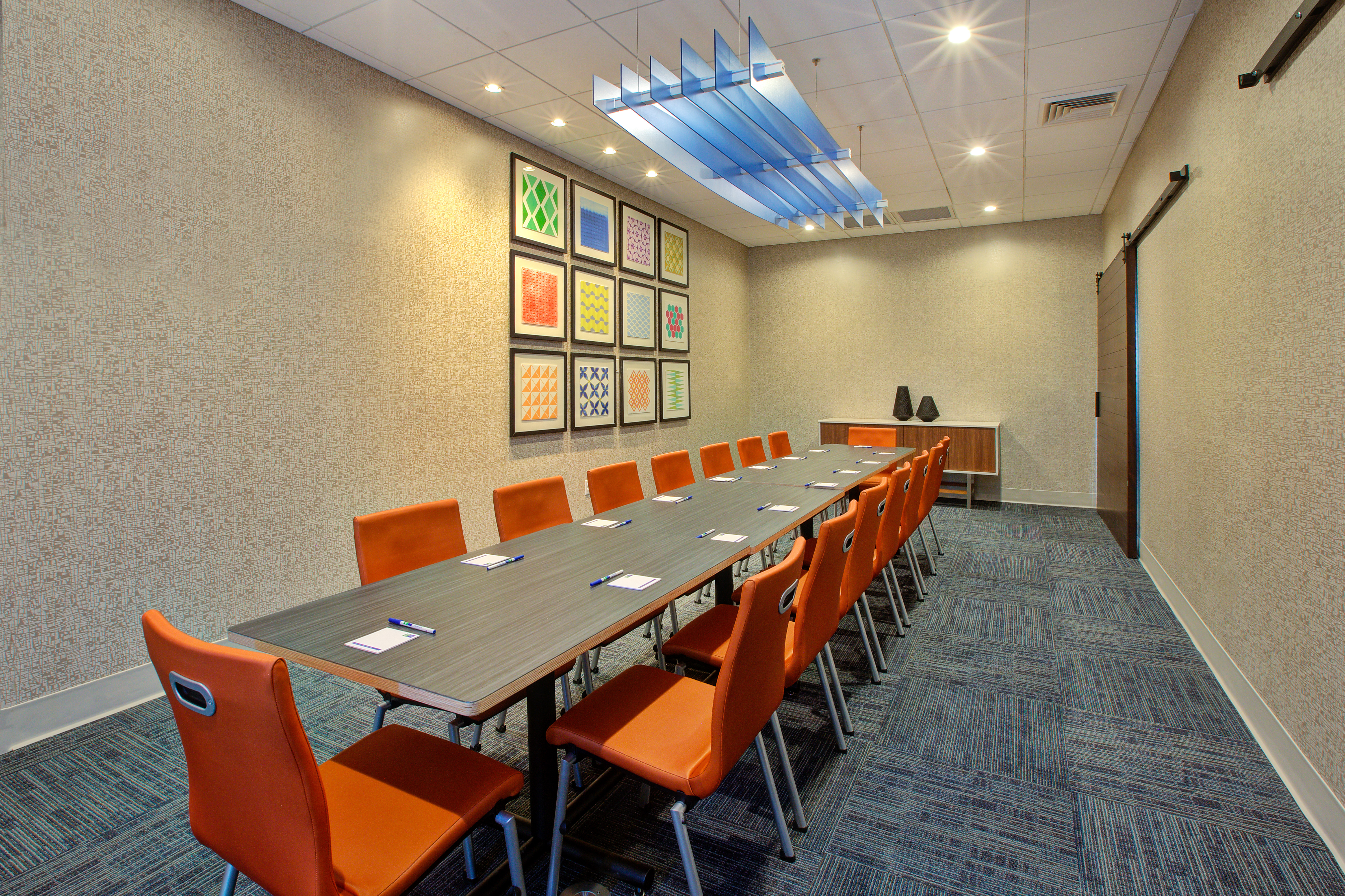Holiday Inn Express Suites New Castle 56/62