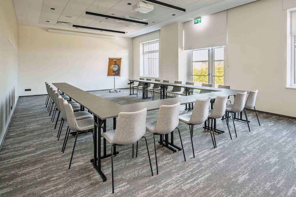 Park Inn by Radisson Vilnius Airport Hotel & Conference Centre 62/72