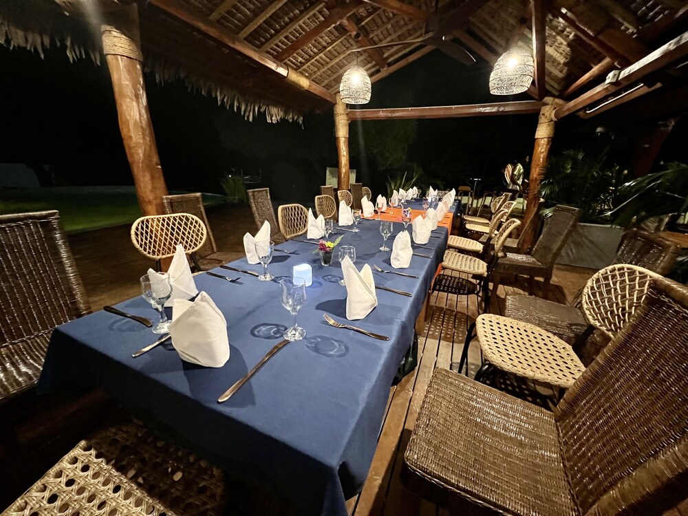 Cocomo Resort 32/50