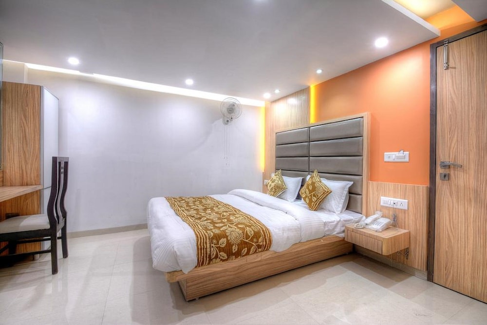 HOTEL ONE UP 38/69