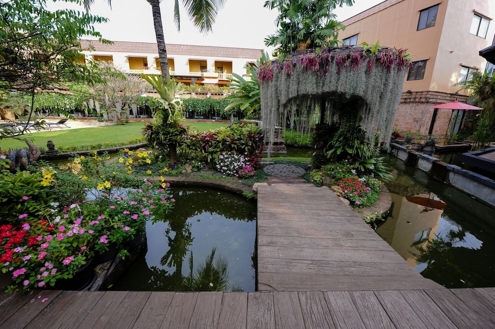 Holiday Garden Hotel And Resort 36/49