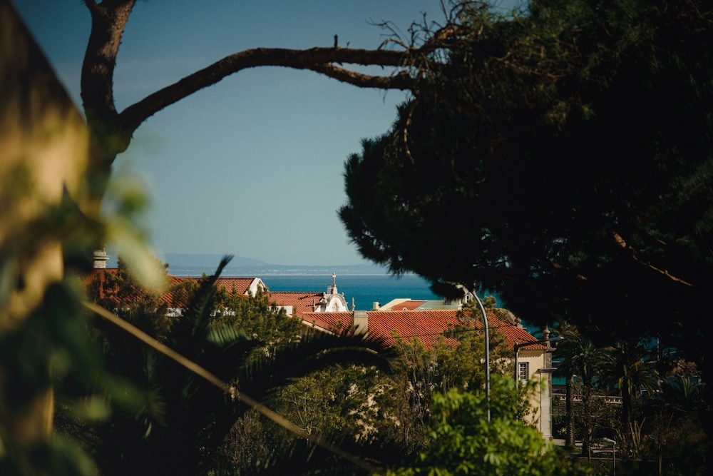 A House in Estoril - Adults Only 25/26