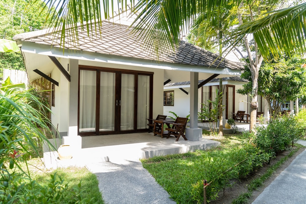 Adarin Beach Resort (ex New Lapaz Villa) 4/65
