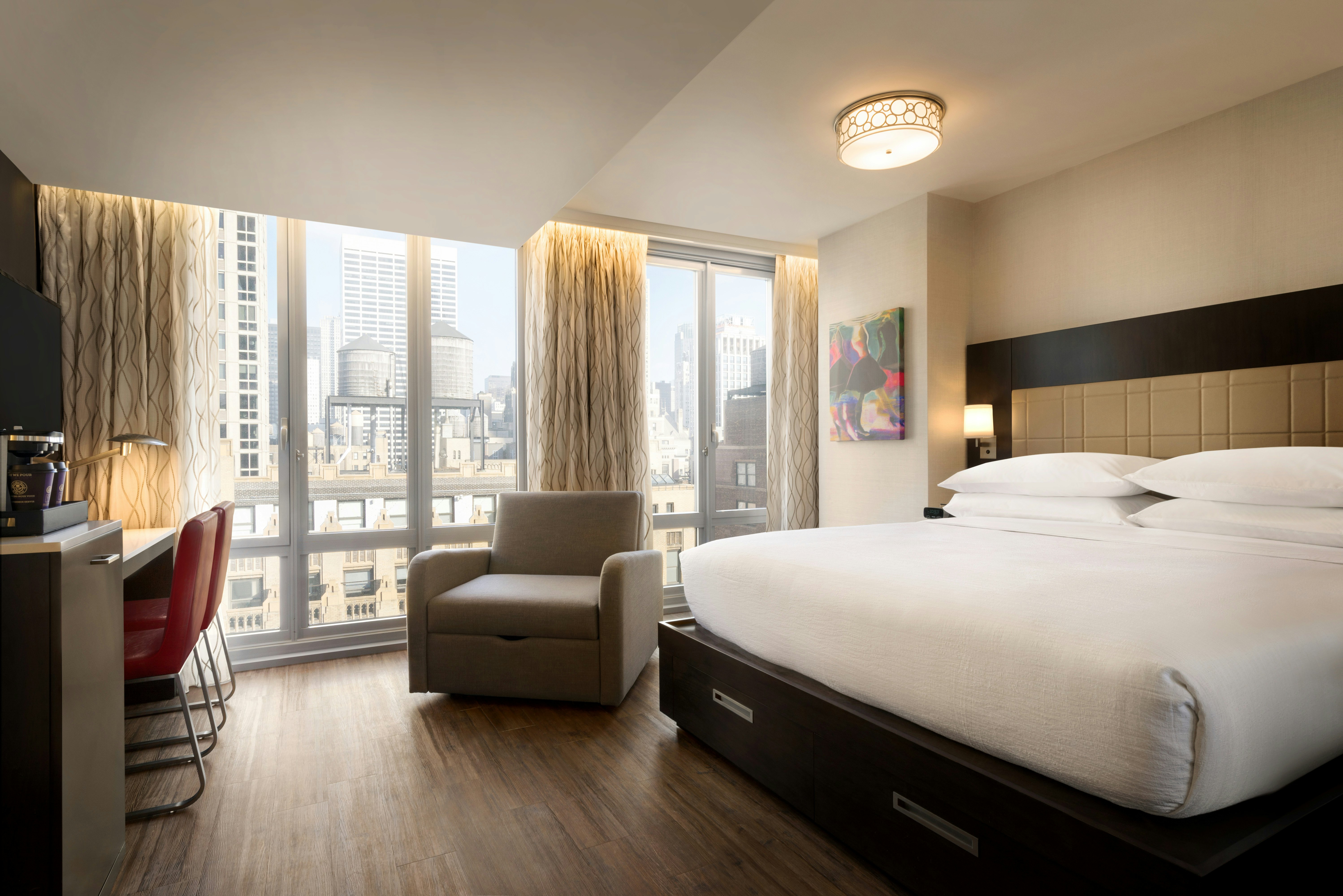 ROOM, KING BED, CITY VIEW