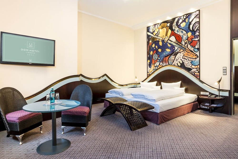 DOM HOTEL LIMBURG 27/76