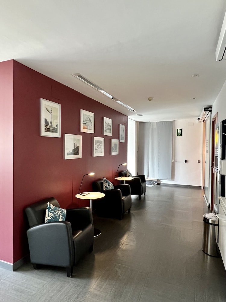 Hostal Apolo 36/46