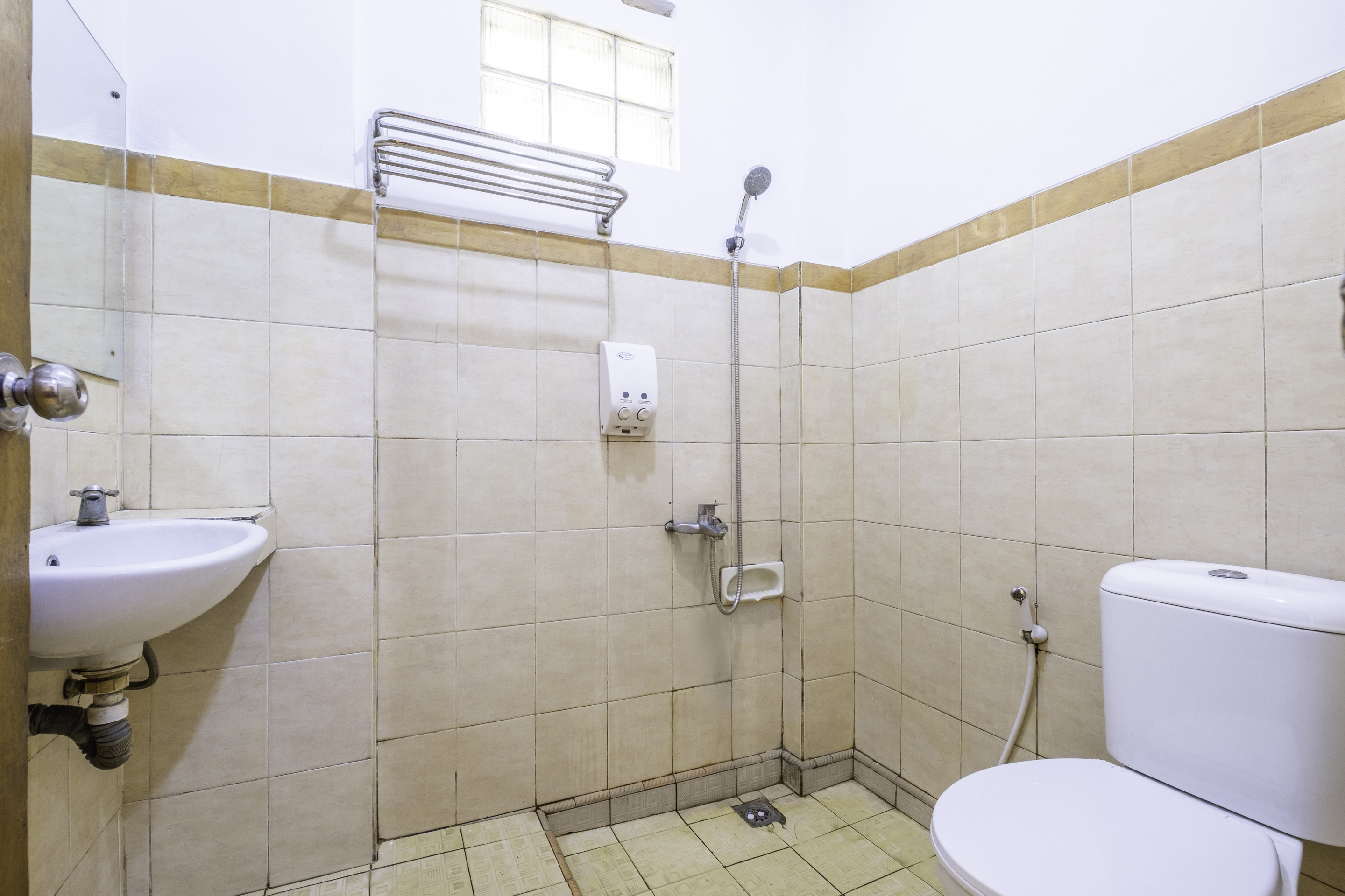 OYO 1945 Hotel Bali Near RS Muhammadiyah 44/53