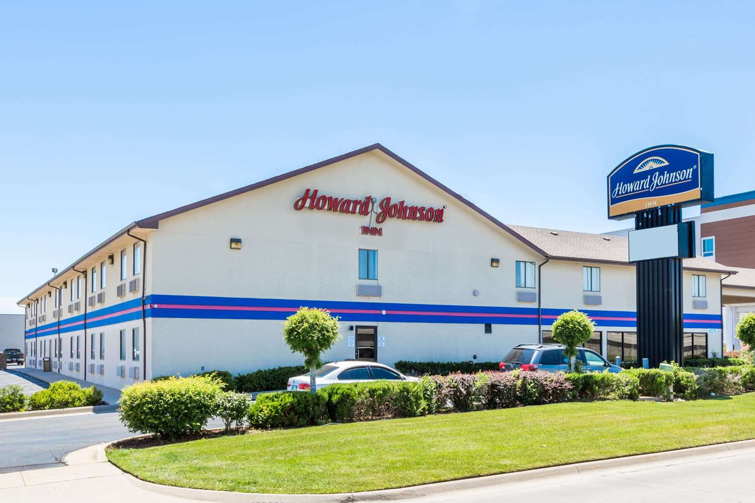 Howard Johnson by Wyndham Wichita Airport 1/6