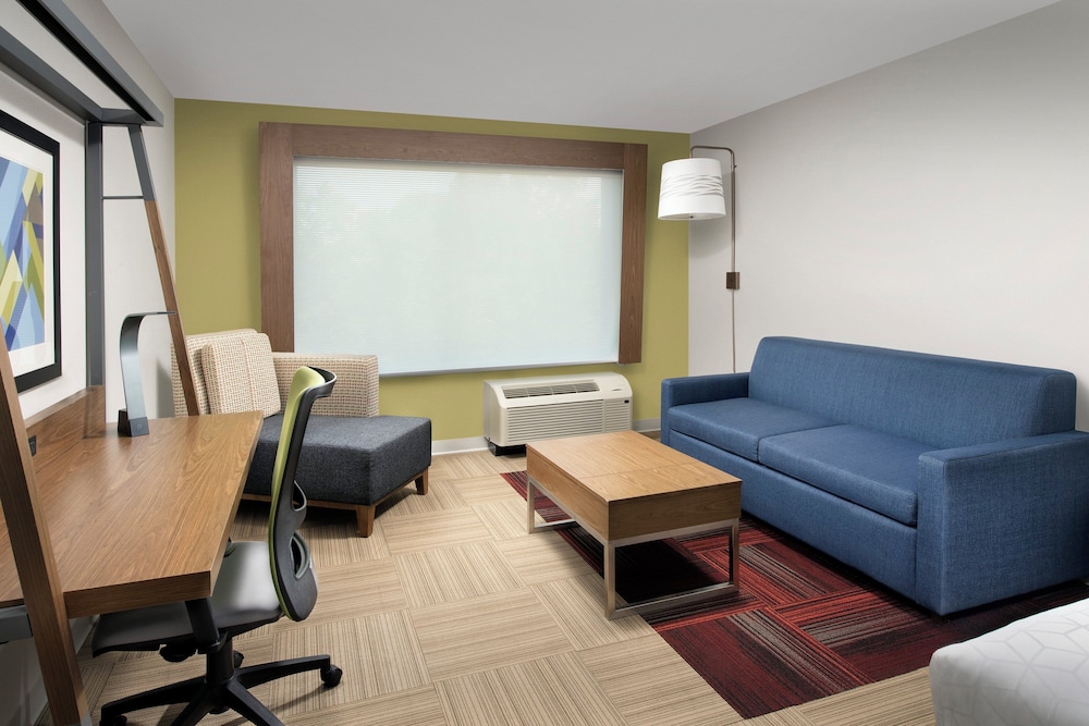Holiday Inn Express And Suites Kingsland 32/50