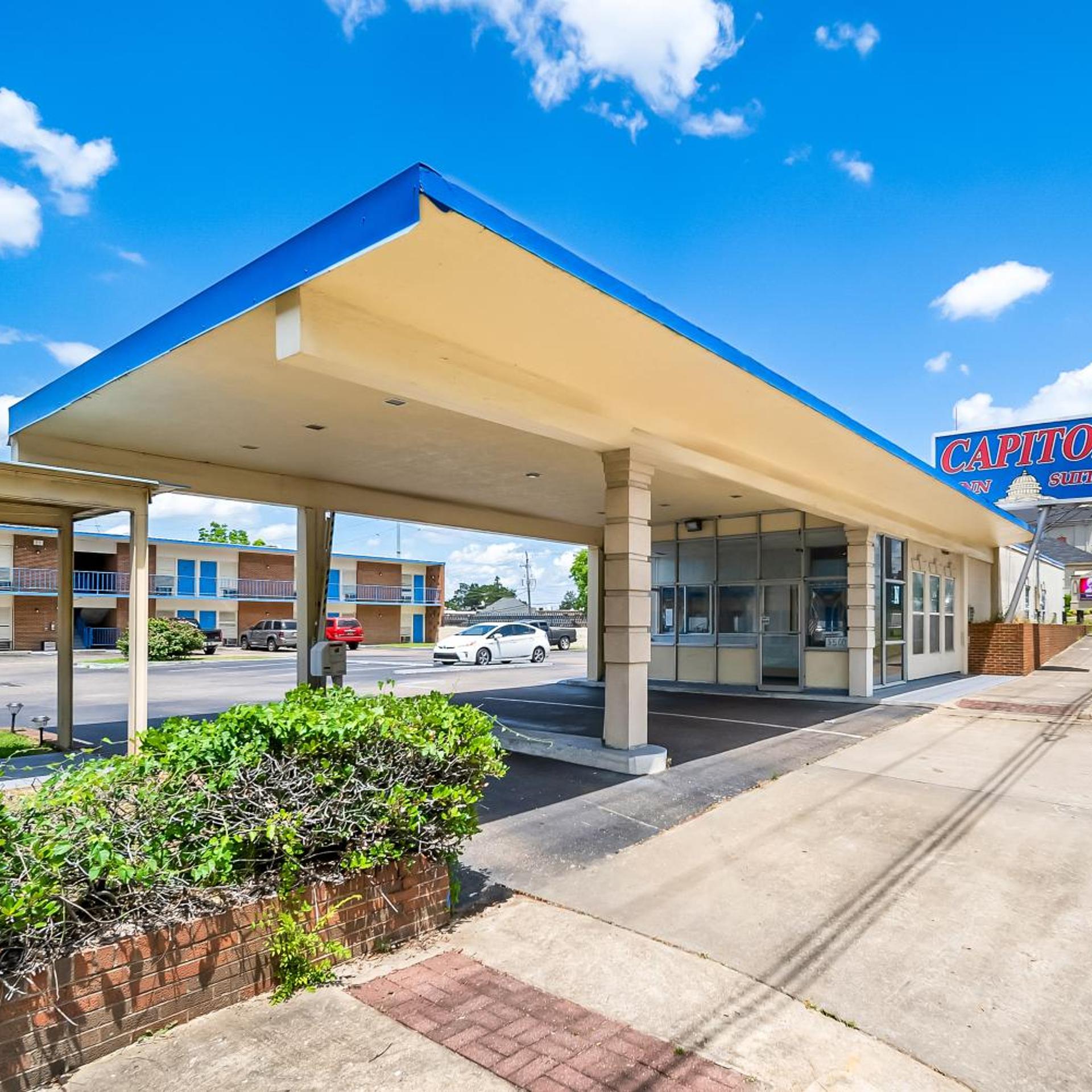 Capitol Inn and Suites 27/32