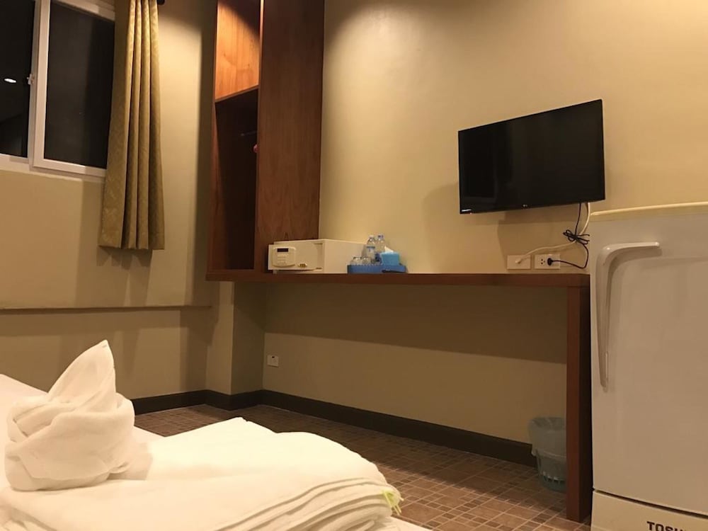 An Apartment 10/14