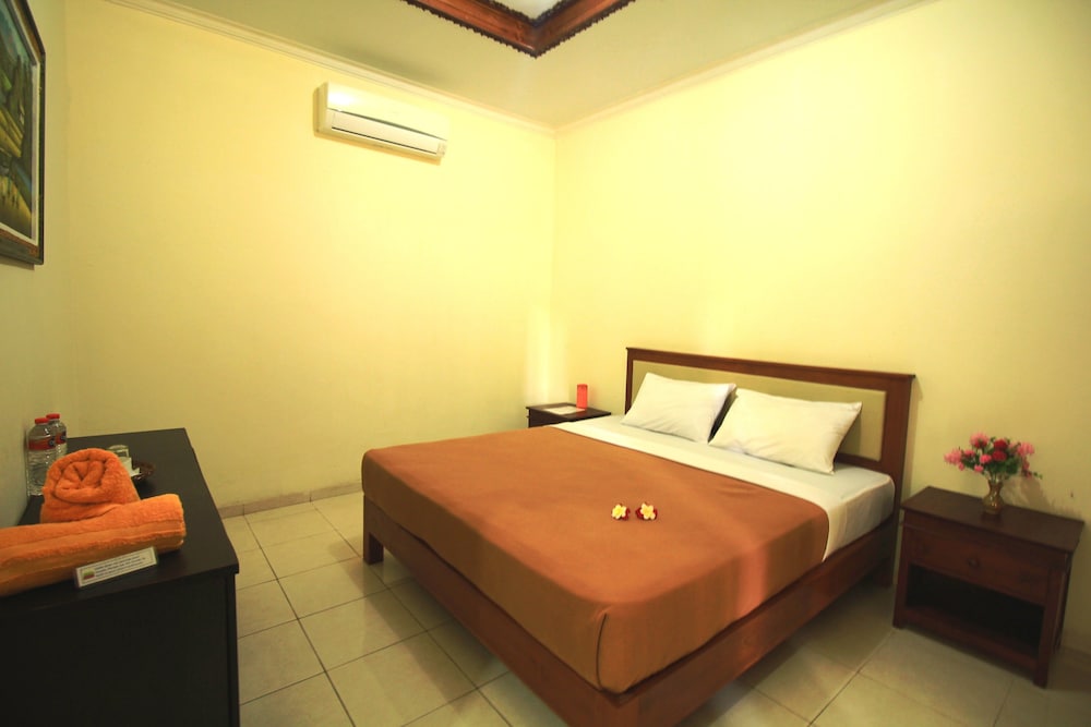 Lovina Beach Hotel 26/65