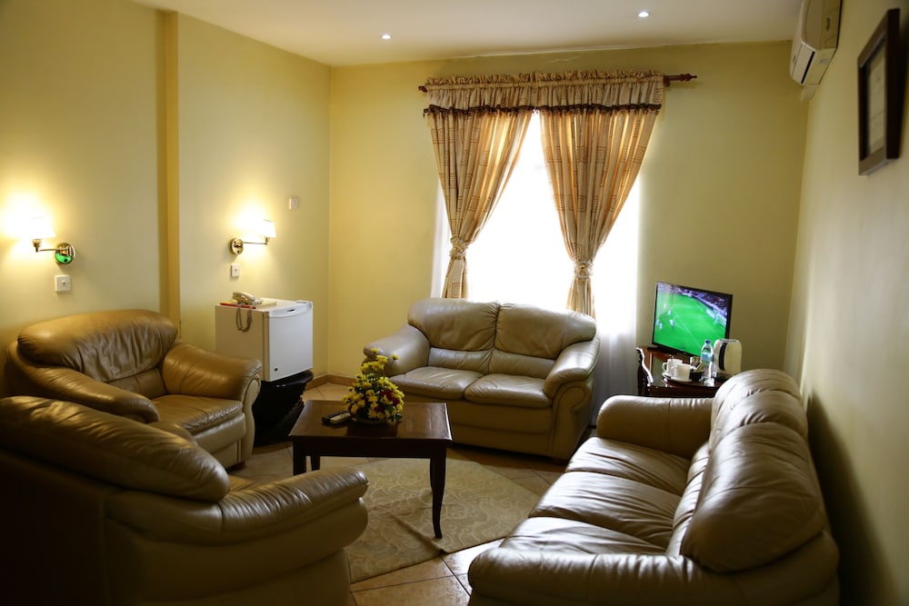 New Safari Hotel 22/35