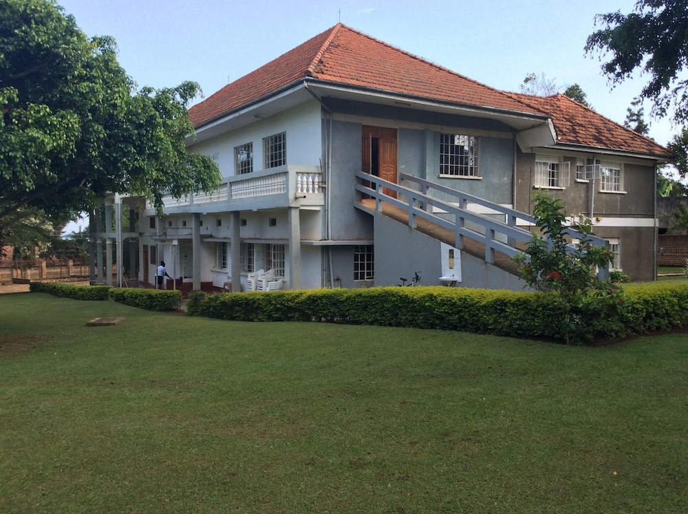 Skyway Hotel Entebbe 40/45