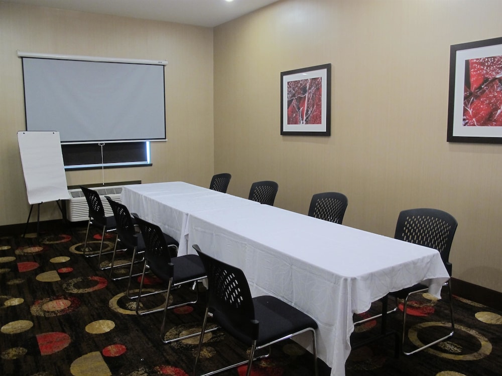 Best Western Plus Kindersley Hotel 40/40