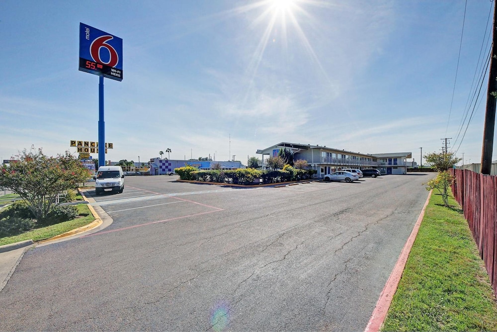 Motel6 Laredo Tx South 37/49