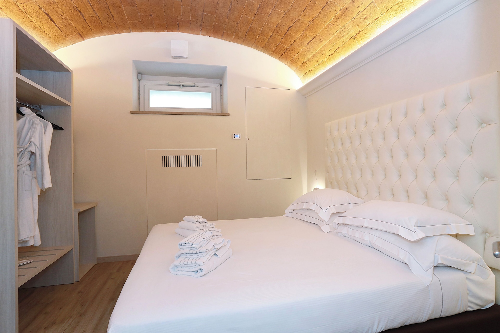 Relax, Spa, Basement, Queen Bed