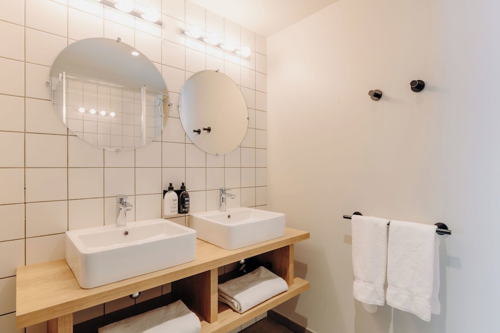 Plan B Hotel - Living Chamonix 70/71