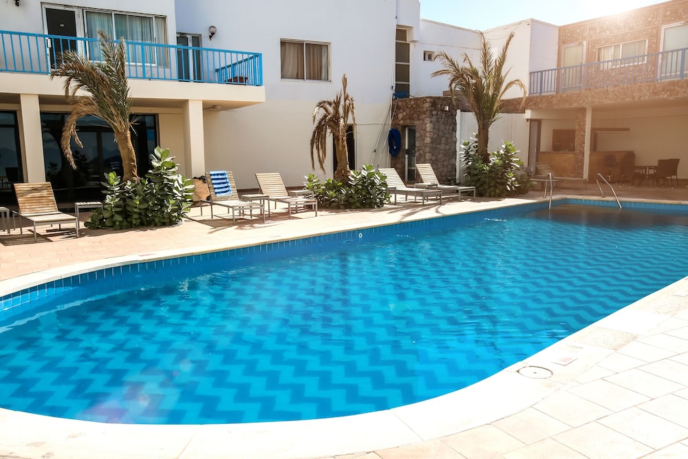 MINA HOTEL 1/65