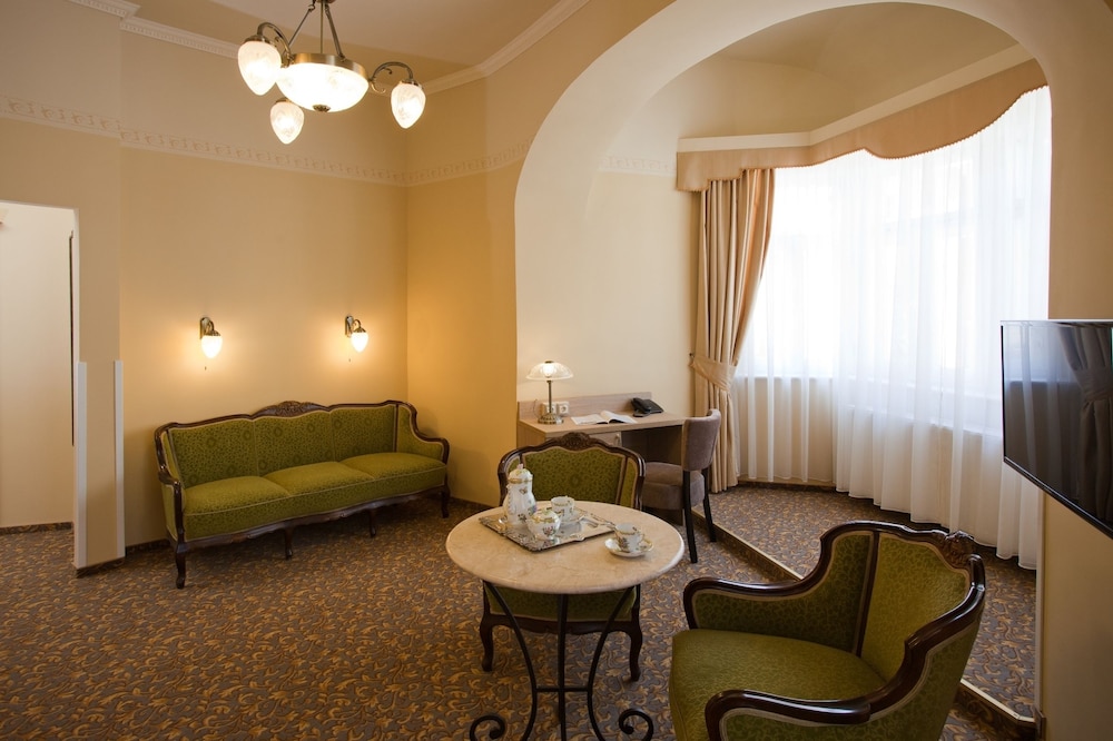 Barokk Hotel Promenad Gyor 14/24