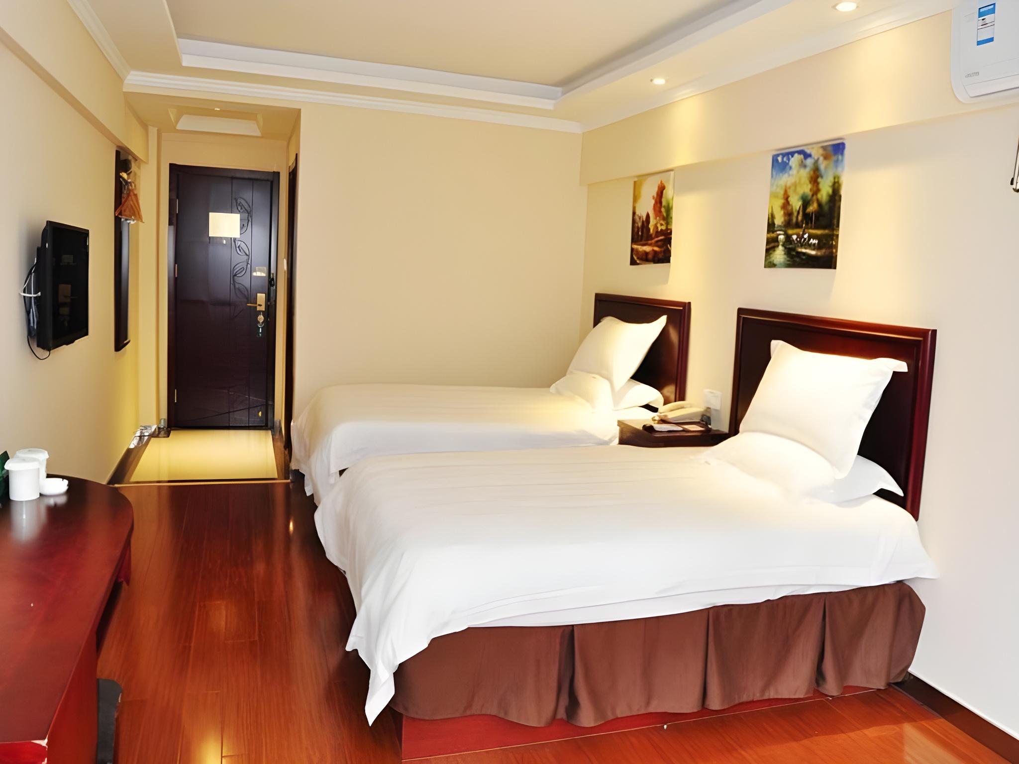 Room, Twin Beds