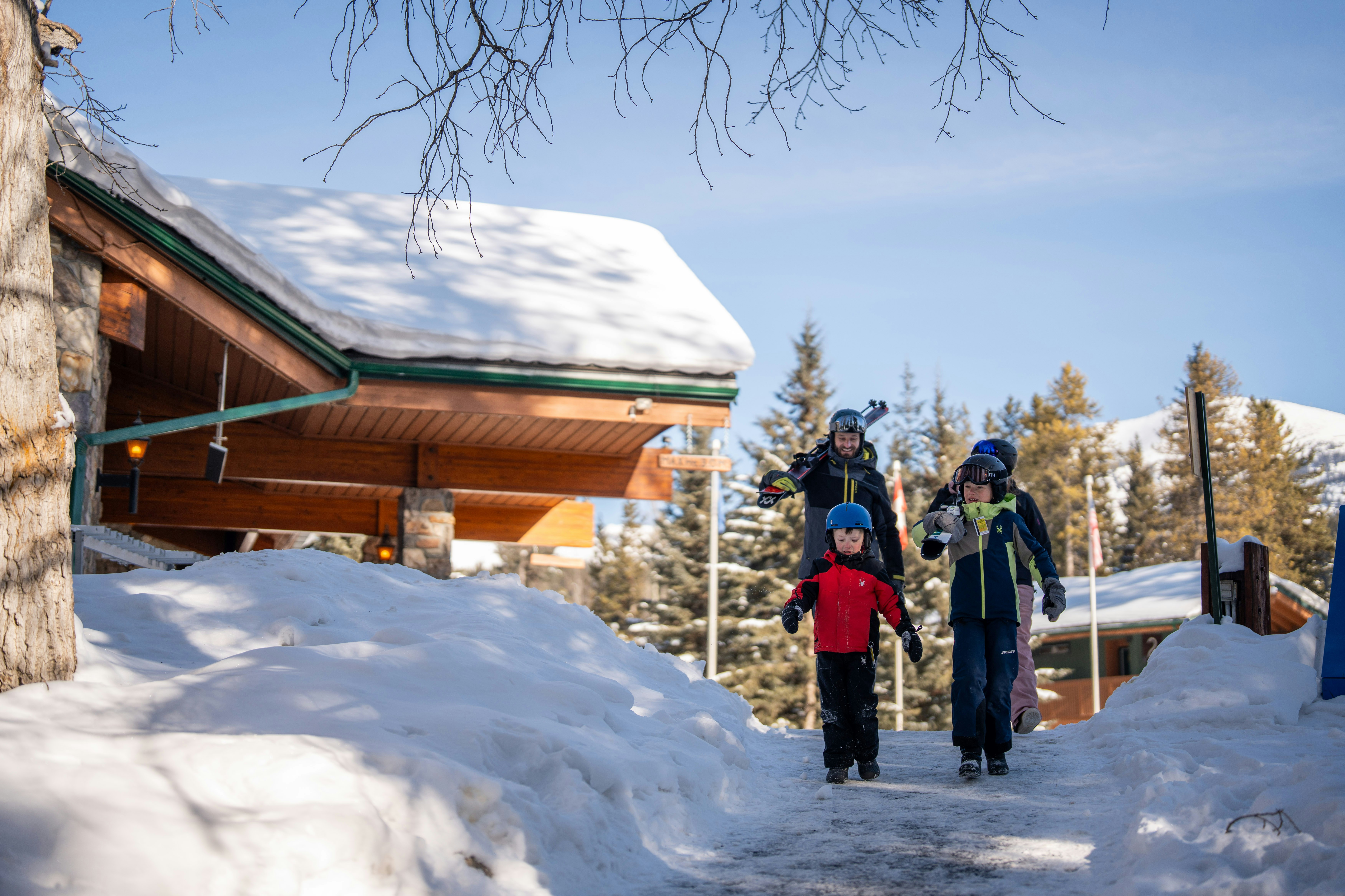 Lake Louise Inn 62/72