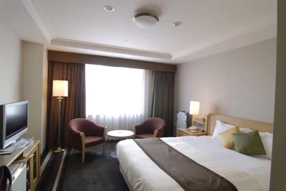 EXECUTIVE, QUEEN BED