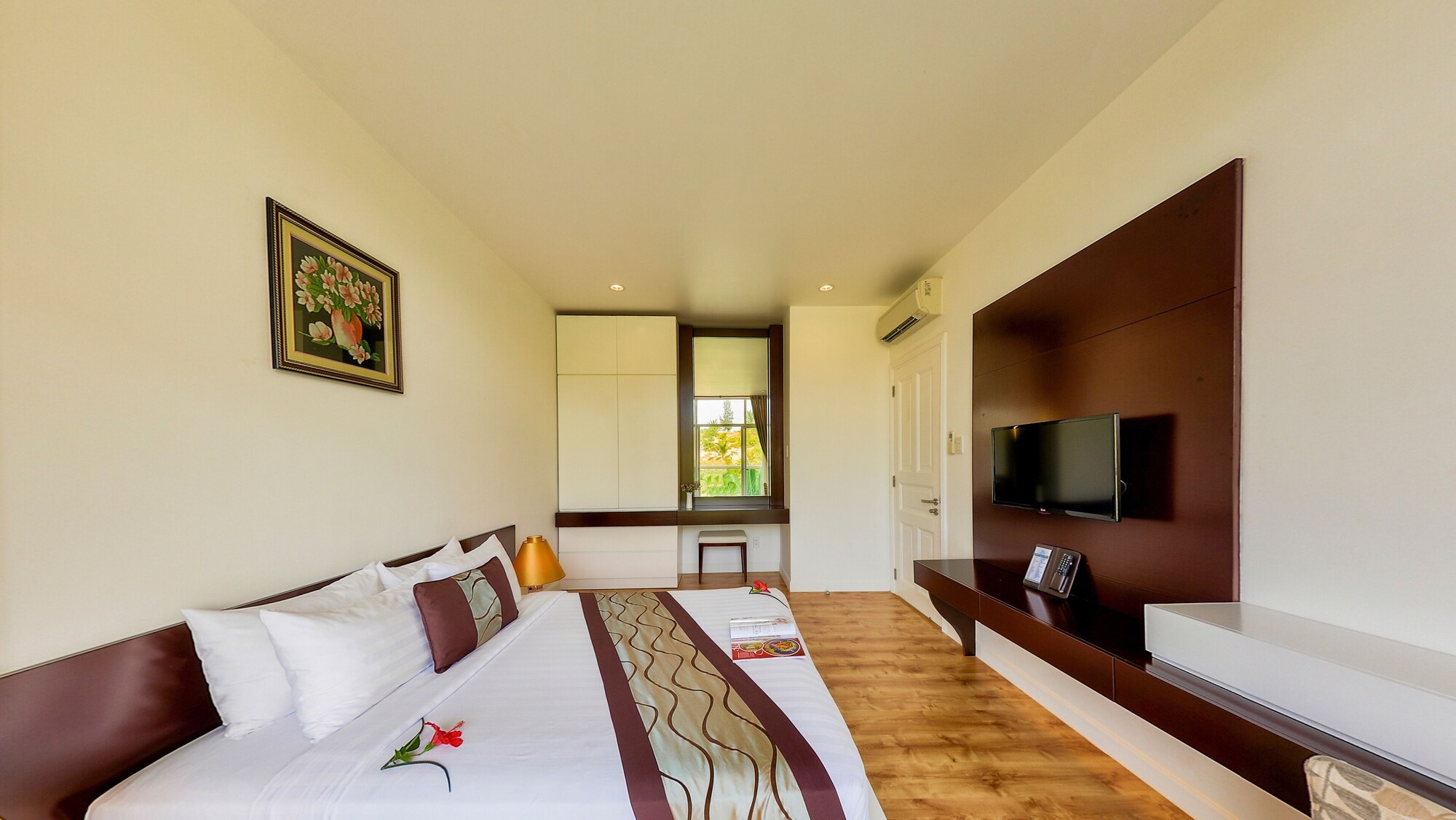 2 BEDROOMS, APARTMENT, GARDEN VIEW
