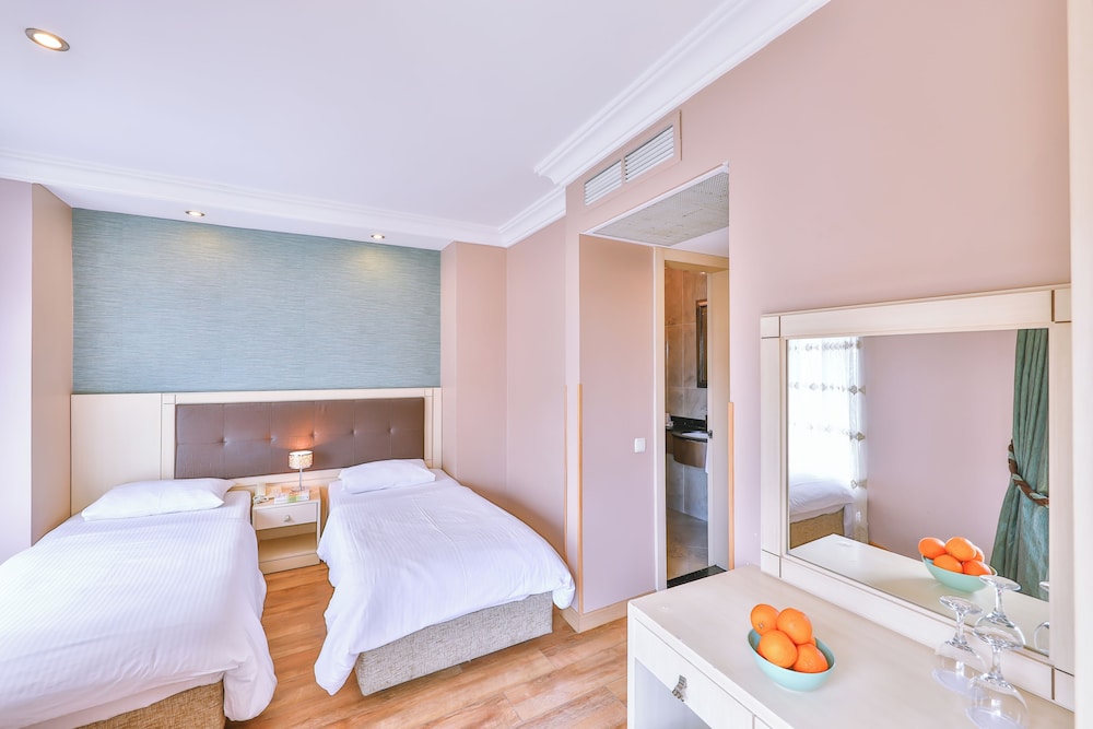 Buyukada Princess Hotel 15/50