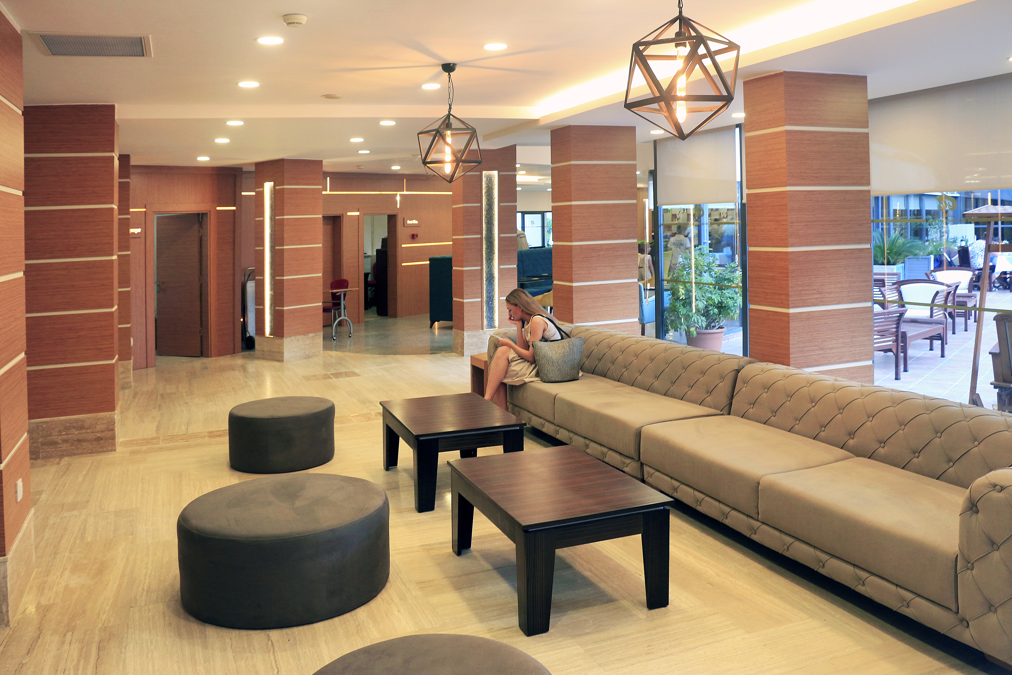 Club Aqua Plaza Hotel 31/50