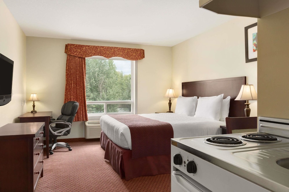 Days Inn by Wyndham Chetwynd 9/27