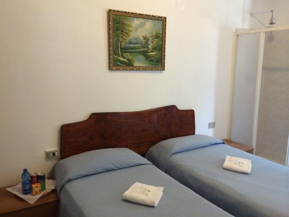 Hotel Adelchi 25/35