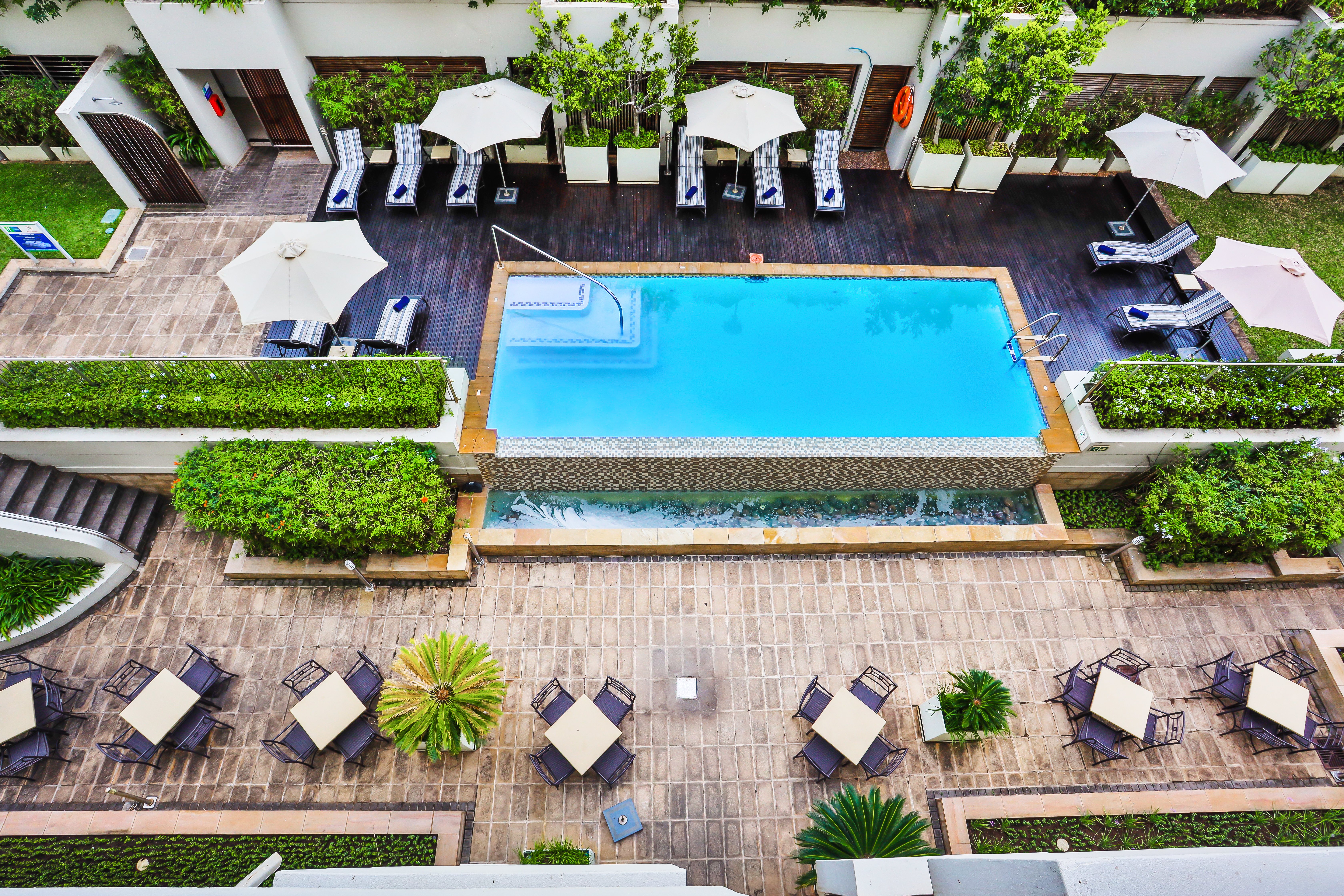 HOLIDAY INN EXPRESS DURBAN - UMHLANGA 81/83
