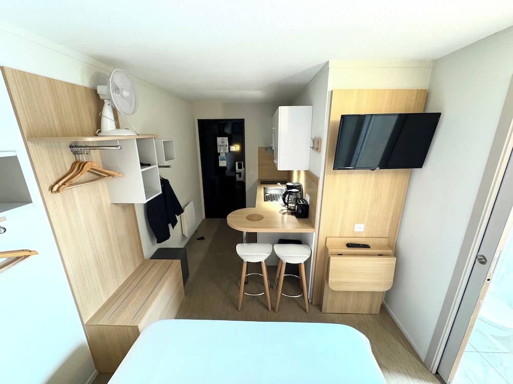 Kyriad Direct Saint Brieuc (Blue Hotel) 21/47