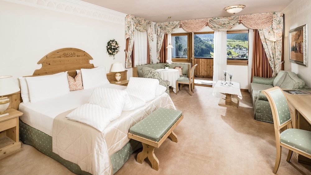 Hotel Sassongher 39/47