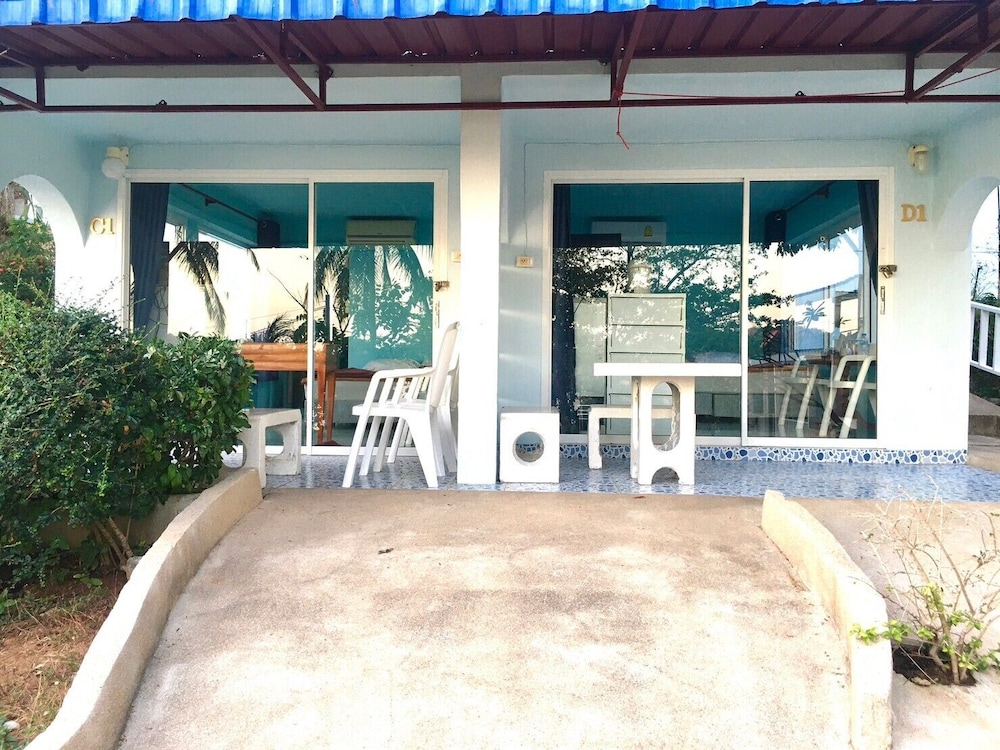 Naiharn On The Rock Resort 2/50
