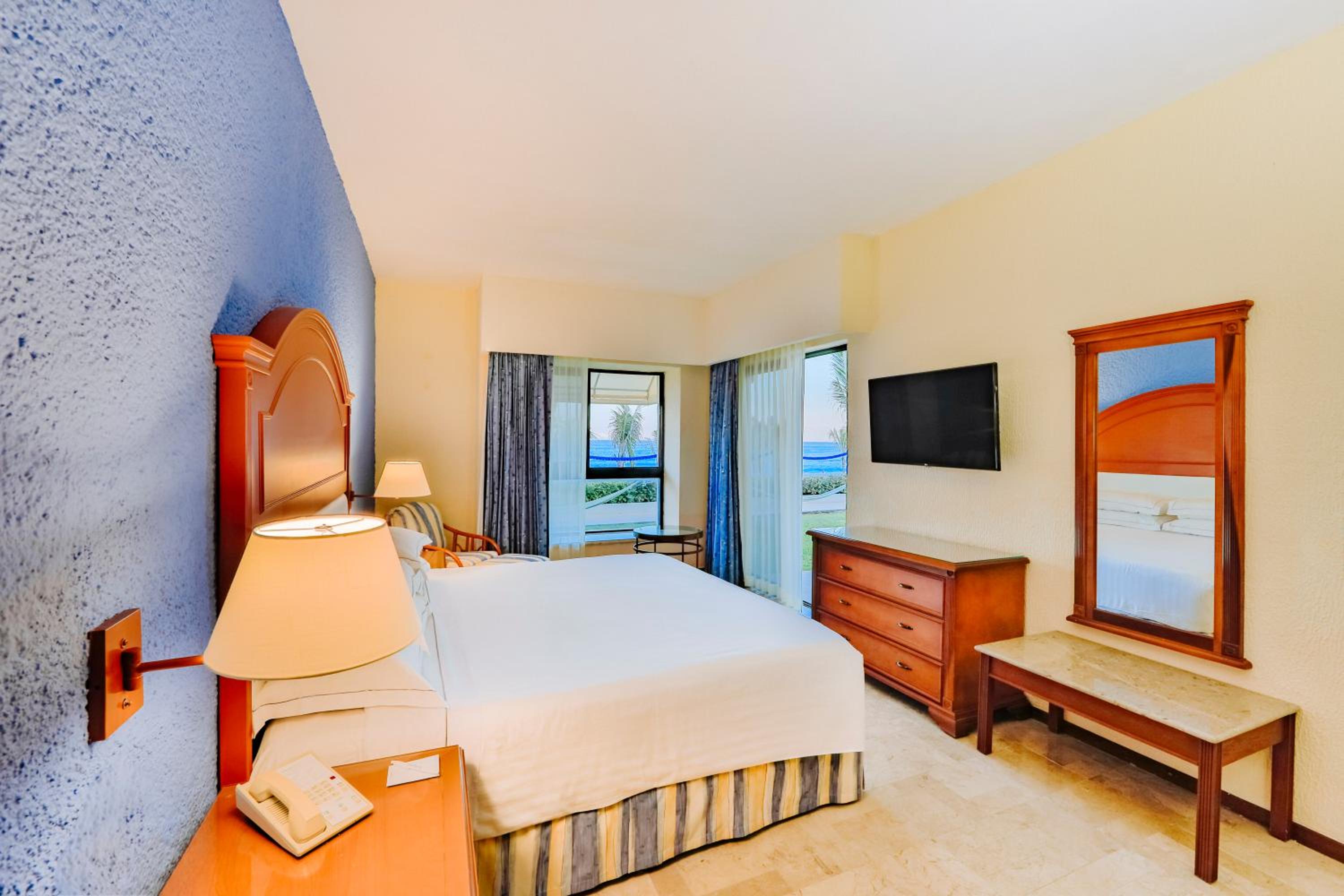 Suite, Ocean Front, Premium Level