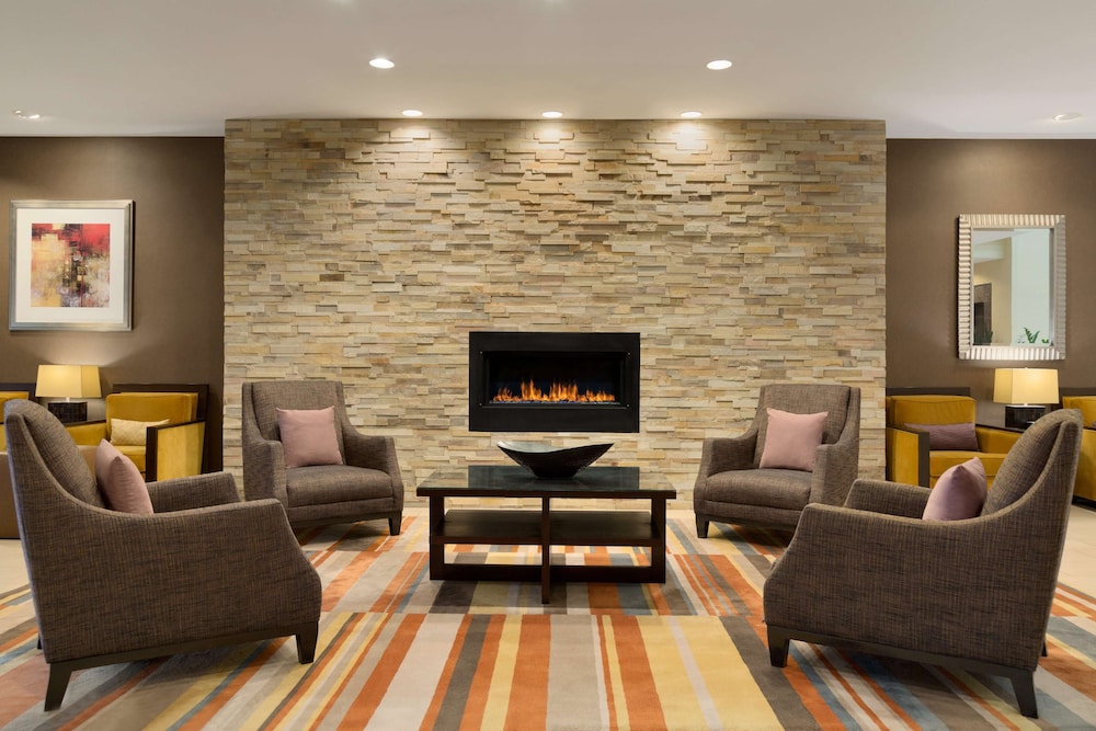 Embassy Suites by Hilton Chicago North Shore Deerfield 27/65