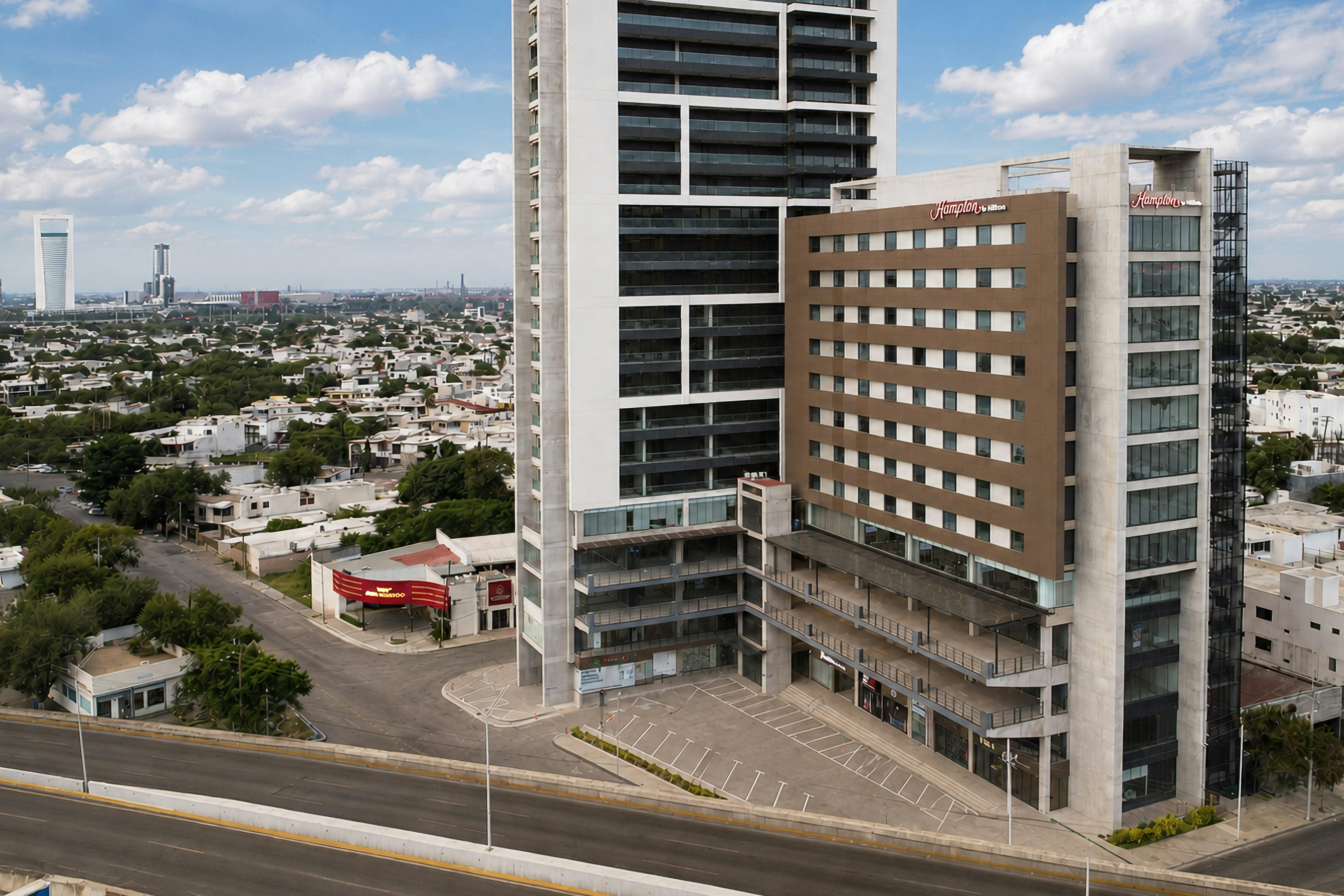 Hampton Inn Monterrey Tecnologico, MX 42/42