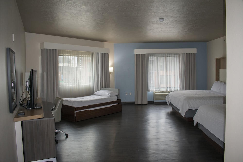 Holiday Inn Omaha Downtown-Airport 54/77