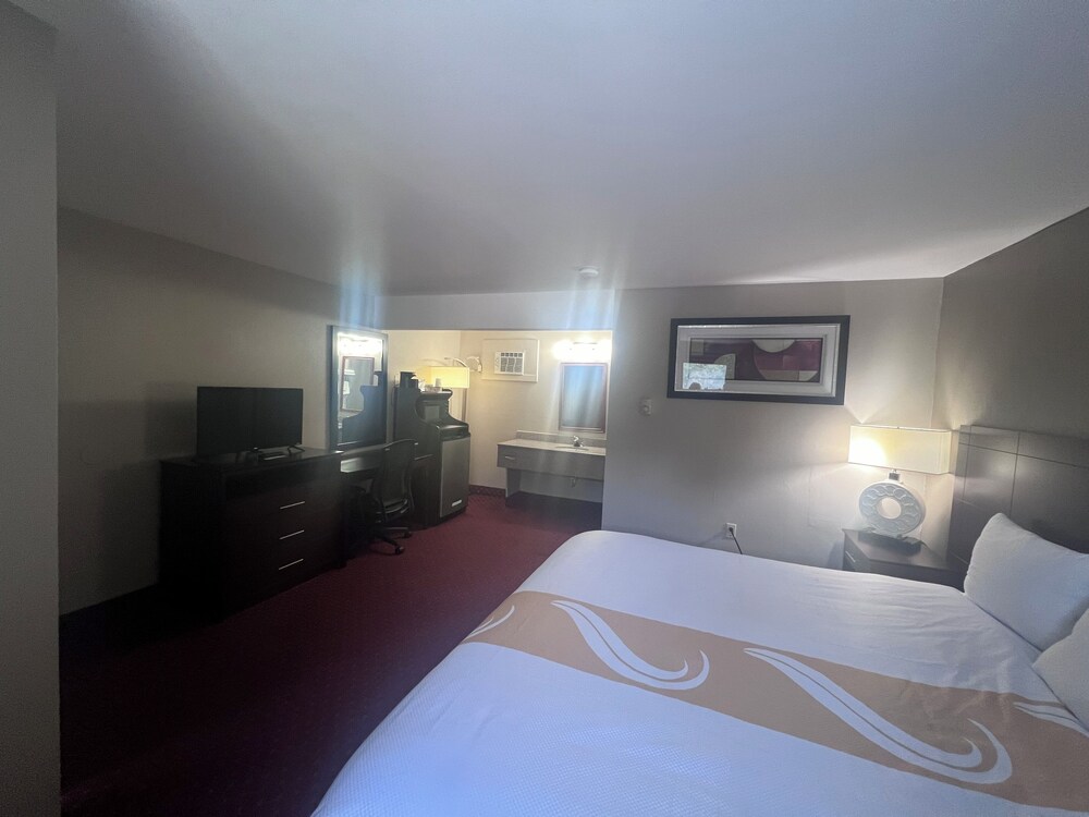 Standard, King Bed